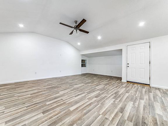 5th image of 606 W Huisache Ave #B
