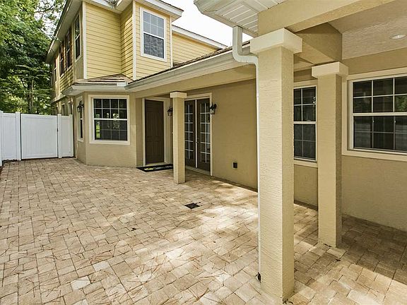 3rd image of 524 Hedgewood Dr