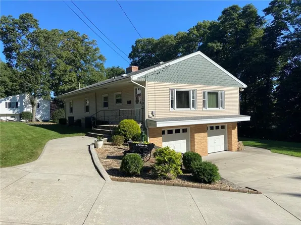 8 Fatima Dr, North Providence, RI 02904
