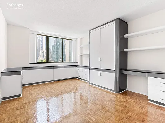 Rented by Sotheby's International Realty | media 21