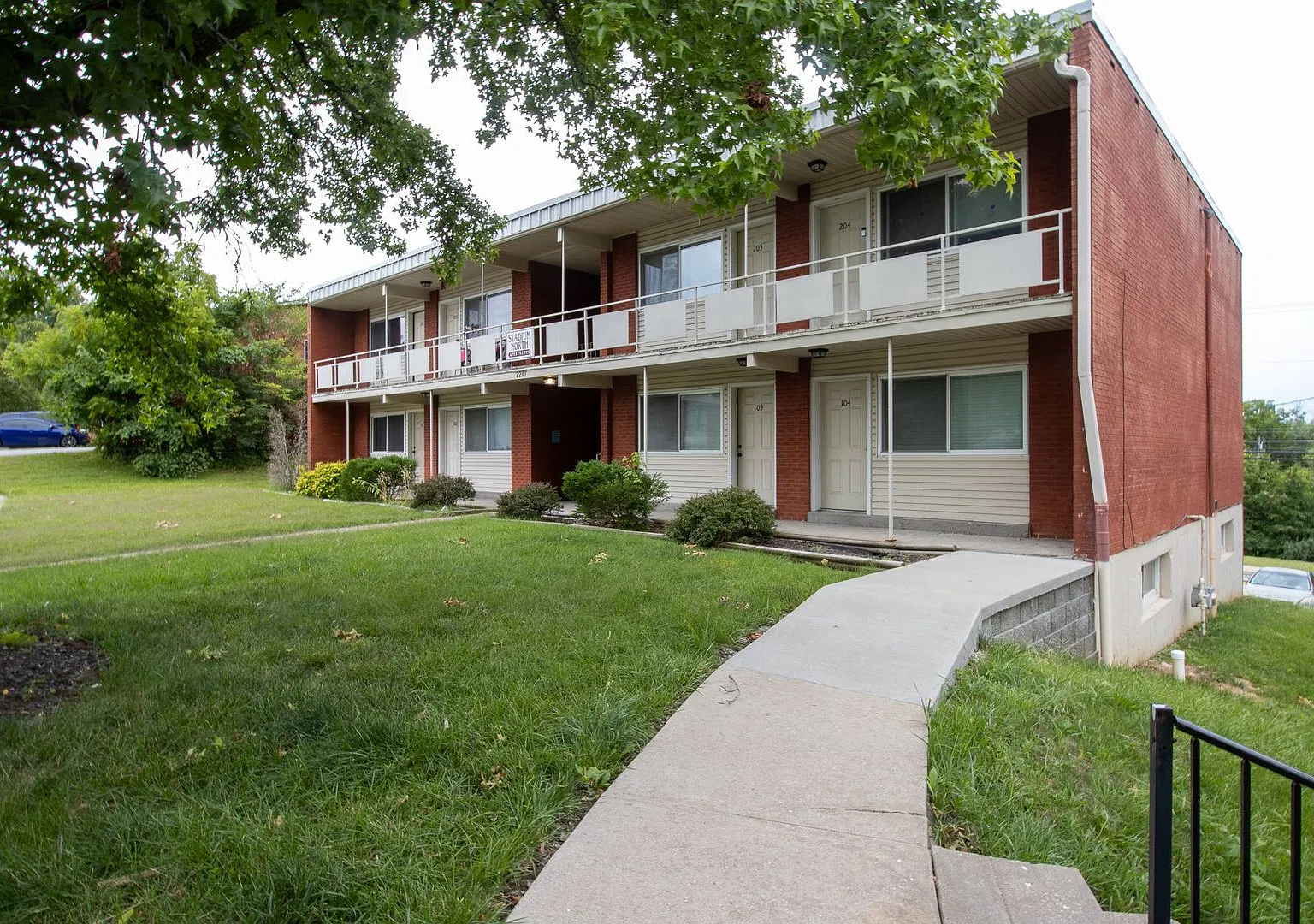 2207 Stadium North Apartments — Photo 4