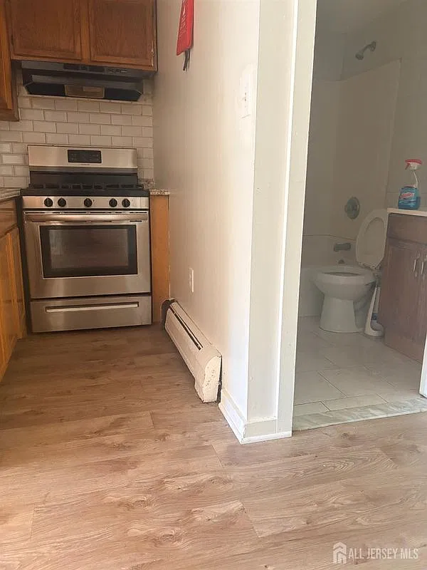 661 Catherine St — Photo 3