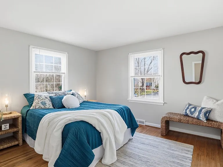 37 Oakmount Dr — Photo 12