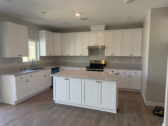 3rd image of 55630 Sagebrush Ave #1