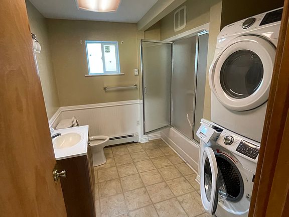 4th image of 1510 1/2 E St #1510