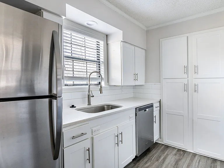 Corinth Place — Photo 11