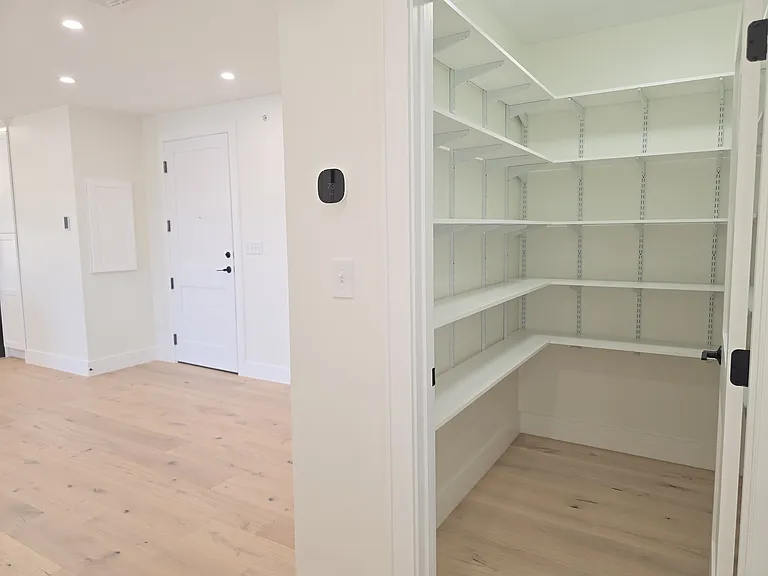 442 Main St #5 — Photo 11
