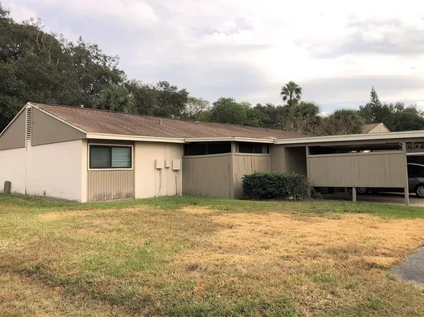 8711 N Plum Ln, Temple Terrace, FL 33637