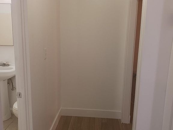 4th image of 1535 Orlando Way