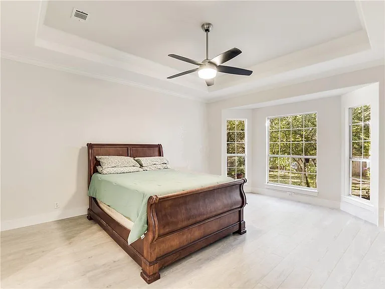 207 Tellus St — Photo 15