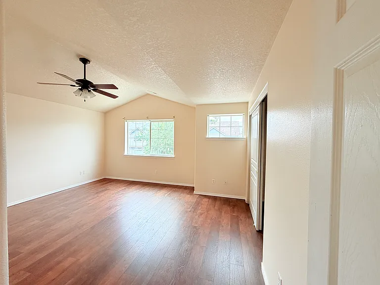 6018 NE 33rd Cir — Photo 22