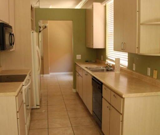 2nd image of 290 Sussex Cir