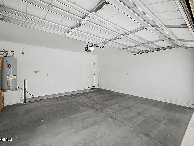 5722 W Getty Dr — Photo 37