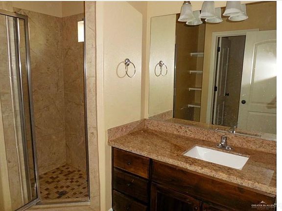 3rd image of 2712 E Franklin Ave APT 3
