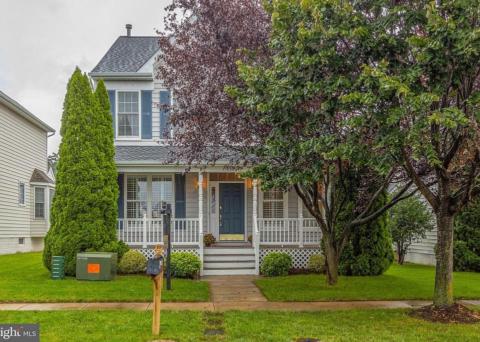 Located in the heart of South Riding!