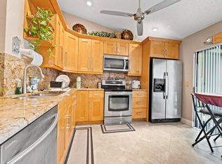 451 Knollwood Ct, Royal Palm Beach, FL 33411