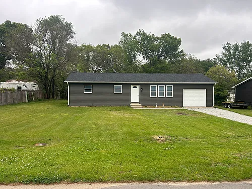 1103 E Lake St Photo 1