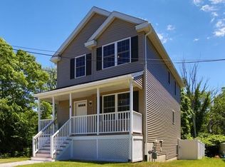 4 Cottage St, Wilmington, MA 01887