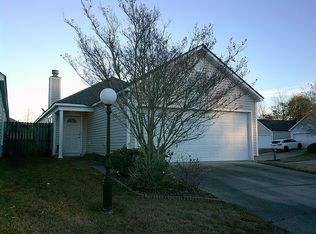 1049 Hammond Manor Dr, Baton Rouge, LA 70816