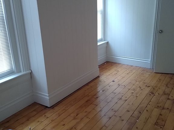 4th image of 913 Kellogg Ave APT 1