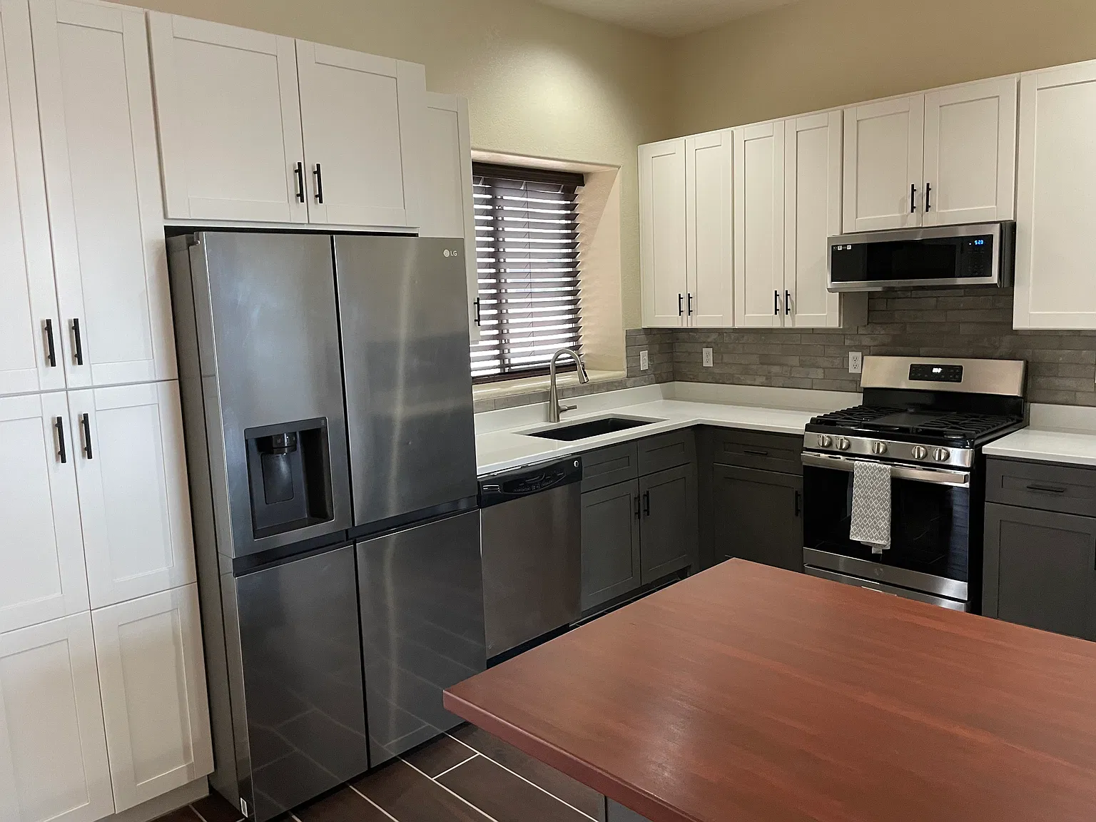 3 bed, 1301 sqft, $2,000 — Photo 4