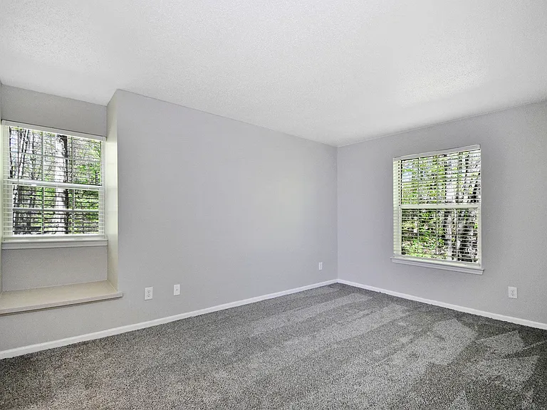 Woodland Valley Apartments — Photo 18