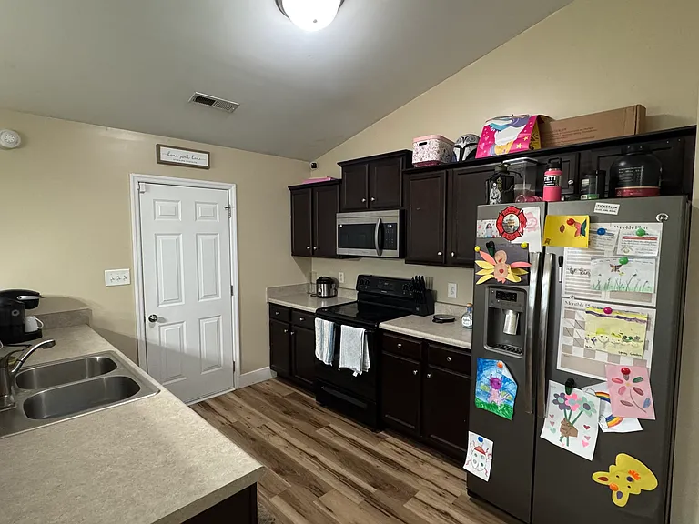 257 Rowland Dr — Photo 7