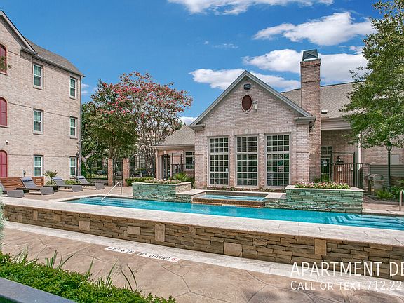 4th image of 4006 Essex Ln #1941