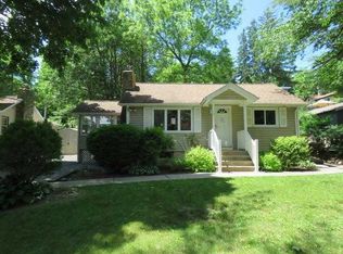 15 Cohocton Rd, Highland Lakes, NJ 07422