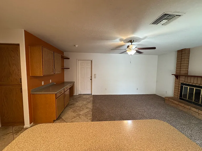 3201 W Paradise Ln — Photo 15
