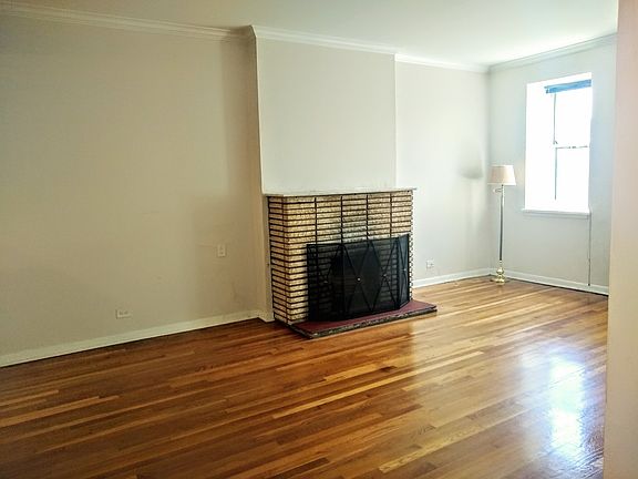 3rd image of 921 N La Salle Dr APT 16