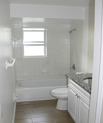 3rd image of 1446 SE 19th Ln