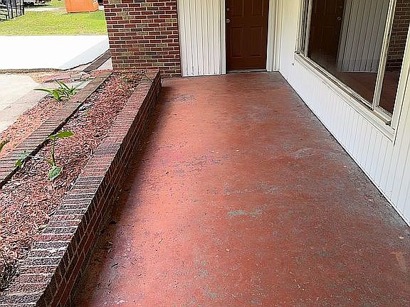 5th image of 207 Alpine St