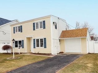67 Hill Ln, Levittown, NY 11756