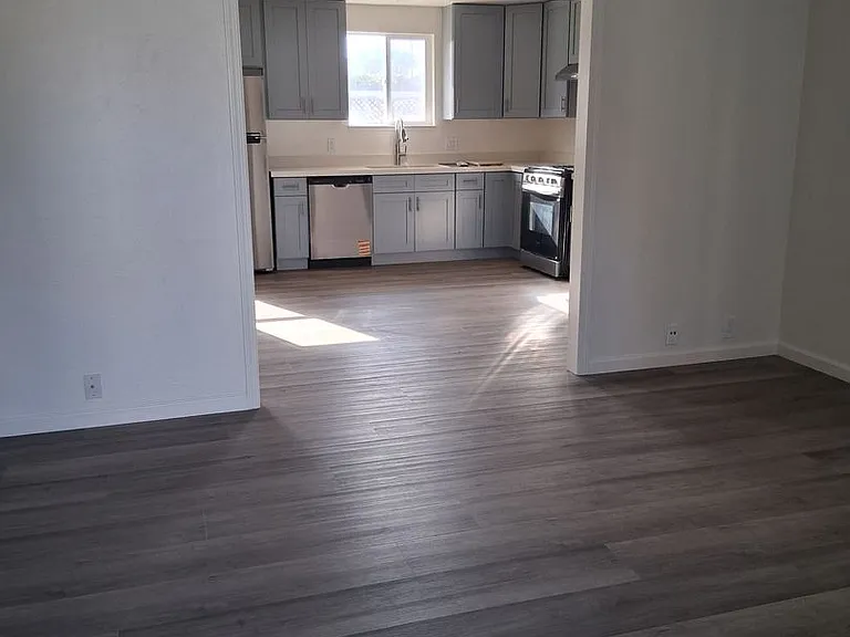 20 Coffey Ln — Photo 2