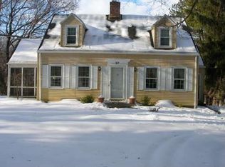 27 Terry Plains Rd, Bloomfield, CT 06002