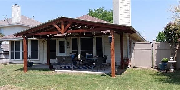 3rd image of 3816 Berrybush Ln