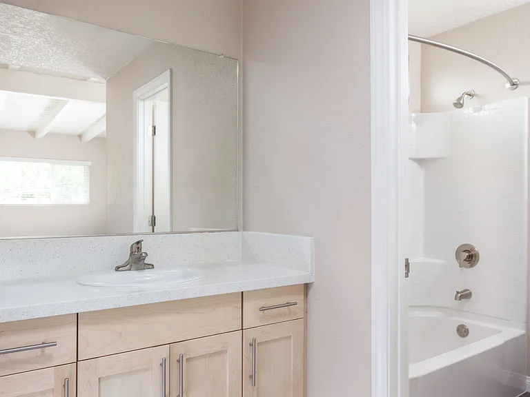 2701 W McFadden Ave — Photo 25