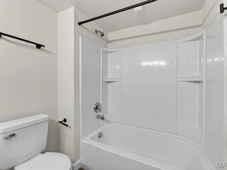 4103 Spring River Dr — Photo 10