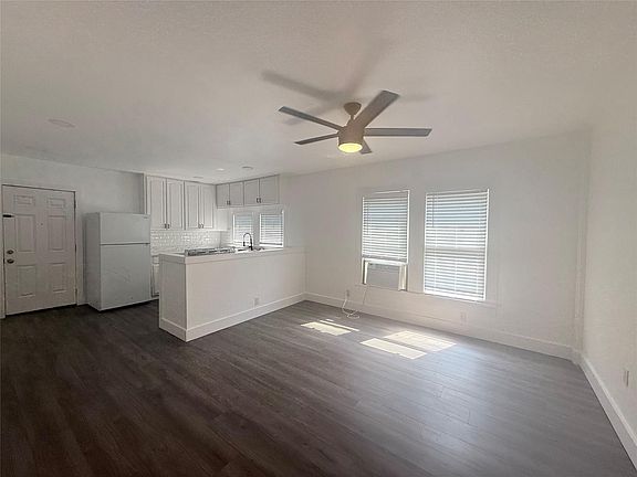4th image of 126 Smith Ln #E