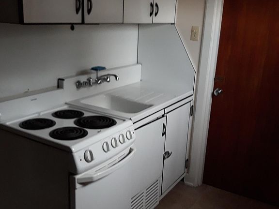 4th image of 4400 Market St