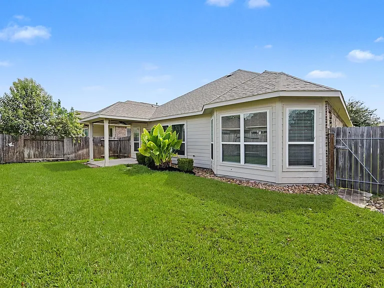 21327 Somerset Shores Xing — Photo 26
