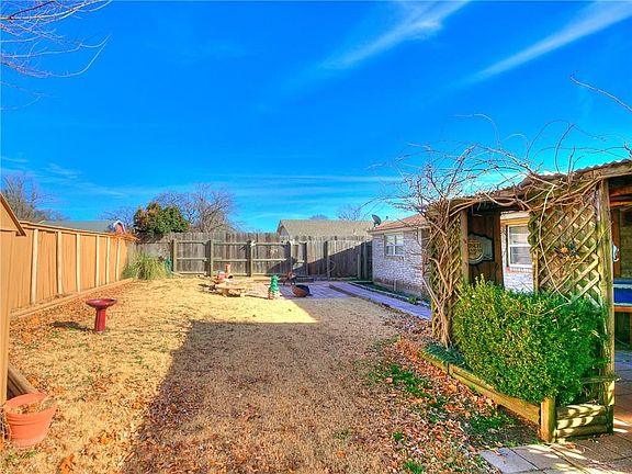 5th image of 7433 NW 6th Ter