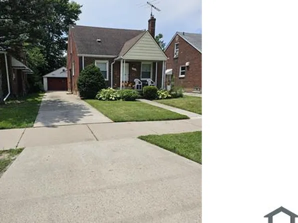 21970 Moross Rd, Grosse Pointe, MI 48236