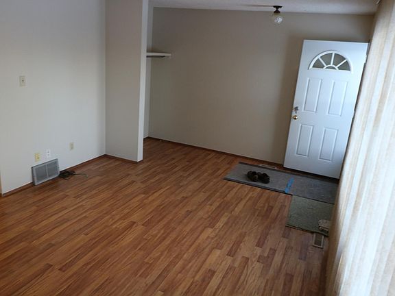 5th image of 11920 125th St NW