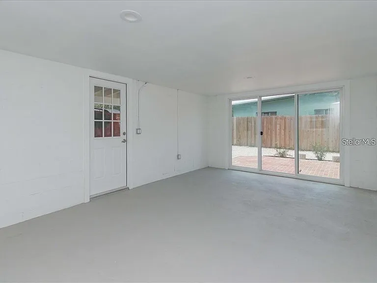 1830 Staunton Ave — Photo 10