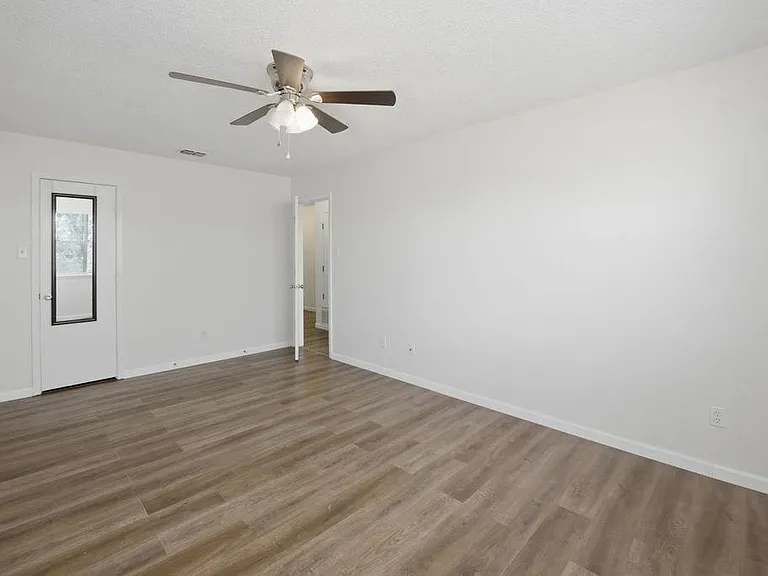 422 W Pecan Ave #C — Photo 16