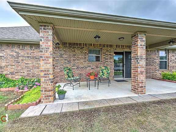 5th image of 840 Iroquois Dr