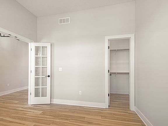 4th image of 18617 Howe Dr