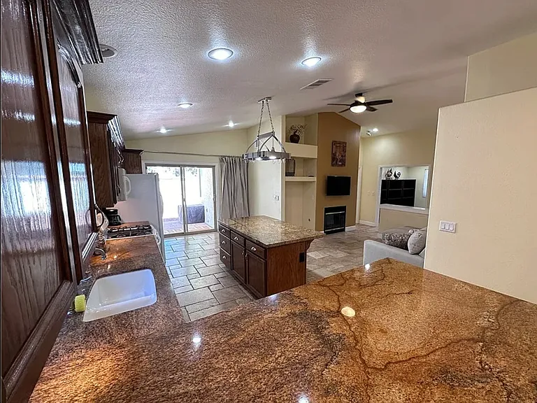 1810 Stablegate Ave — Photo 3